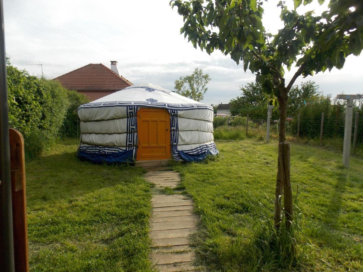 Yourte mongole Huriel Extérieur photo